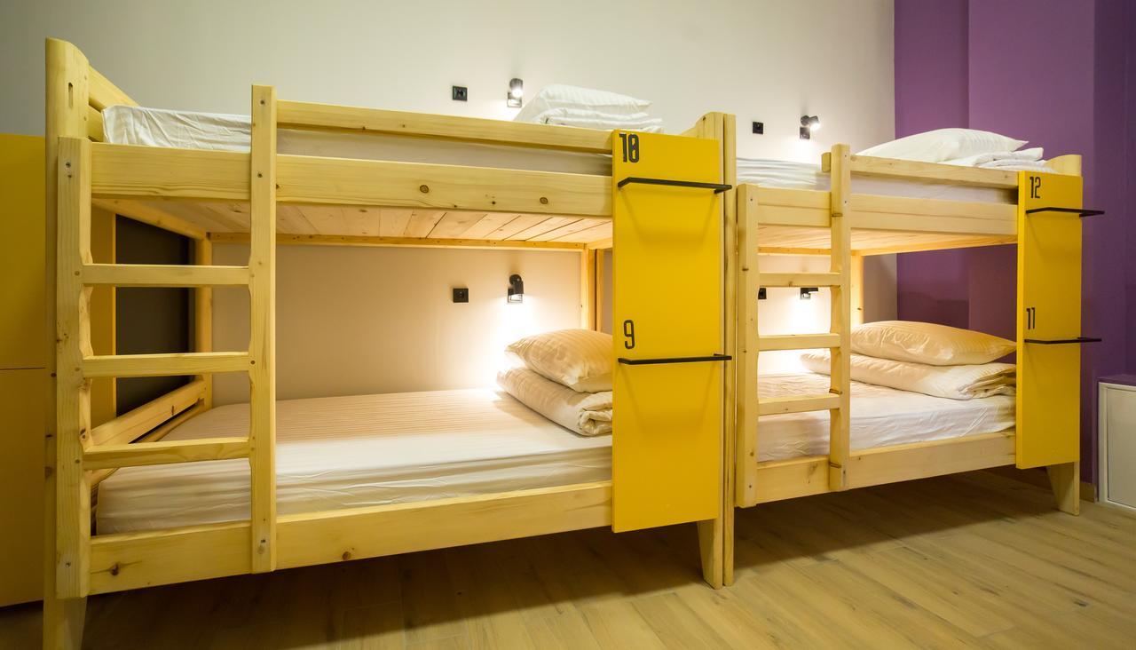 Hotel Bee Station Kyiv Eksteriør billede
