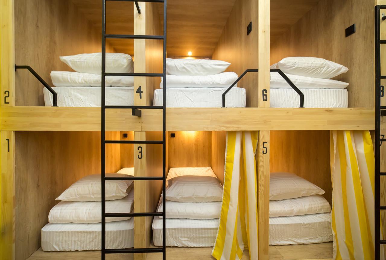 Hotel Bee Station Kyiv Eksteriør billede