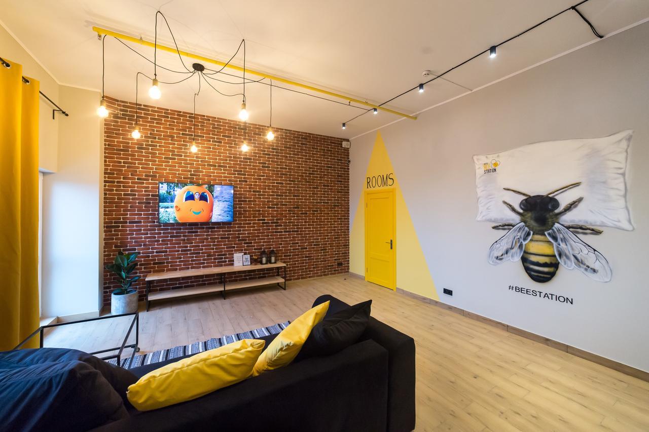 Hotel Bee Station Kyiv Eksteriør billede