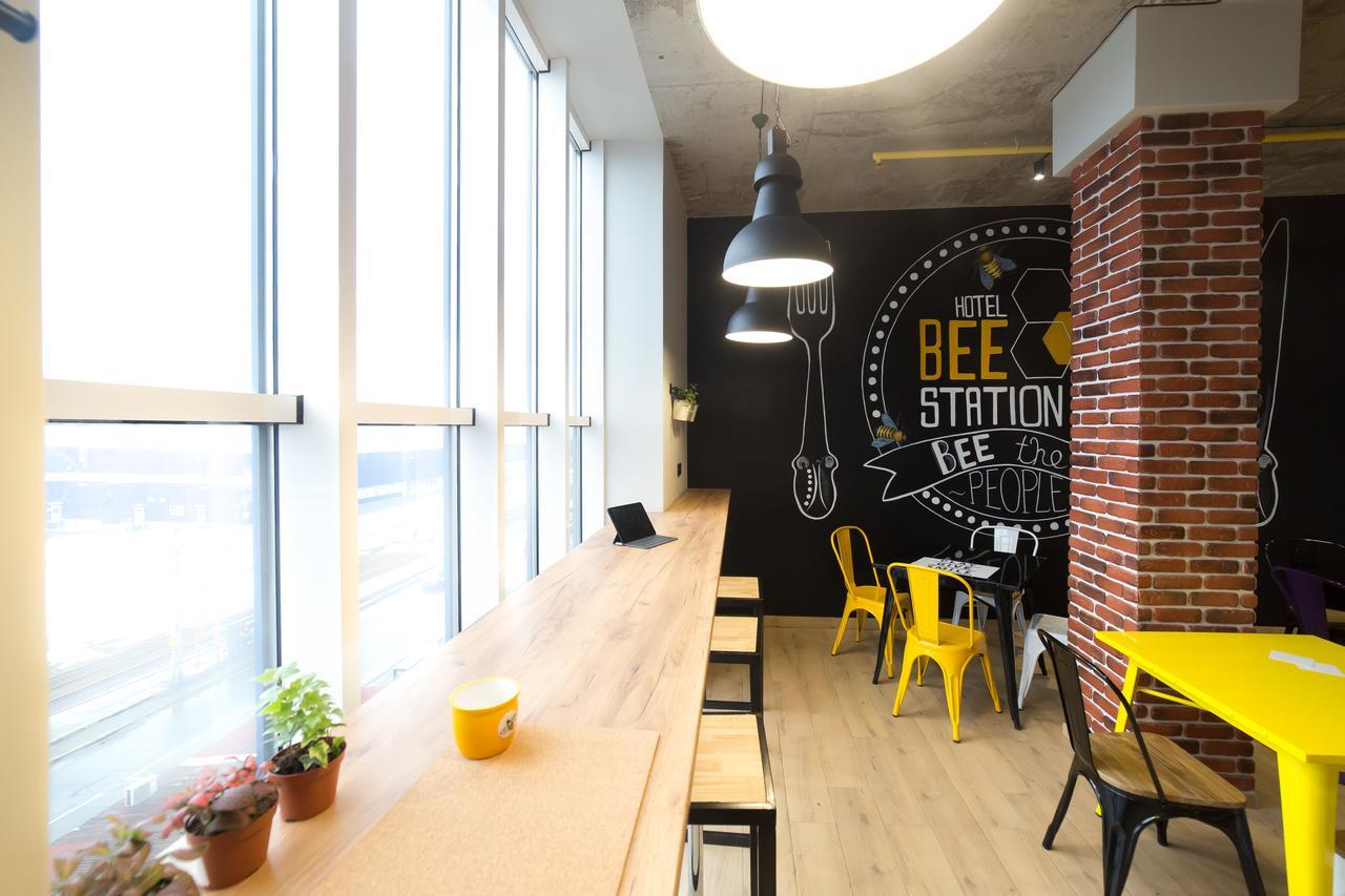 Hotel Bee Station Kyiv Eksteriør billede