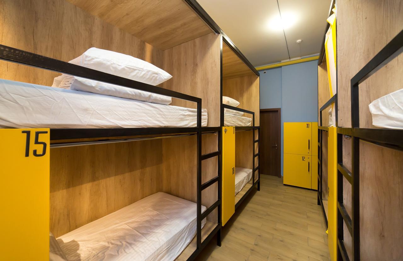 Hotel Bee Station Kyiv Eksteriør billede