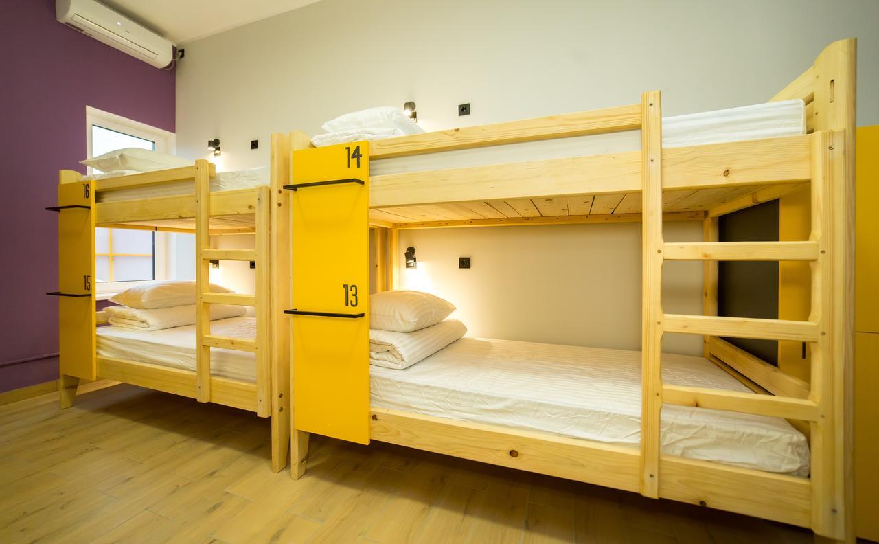 Hotel Bee Station Kyiv Eksteriør billede