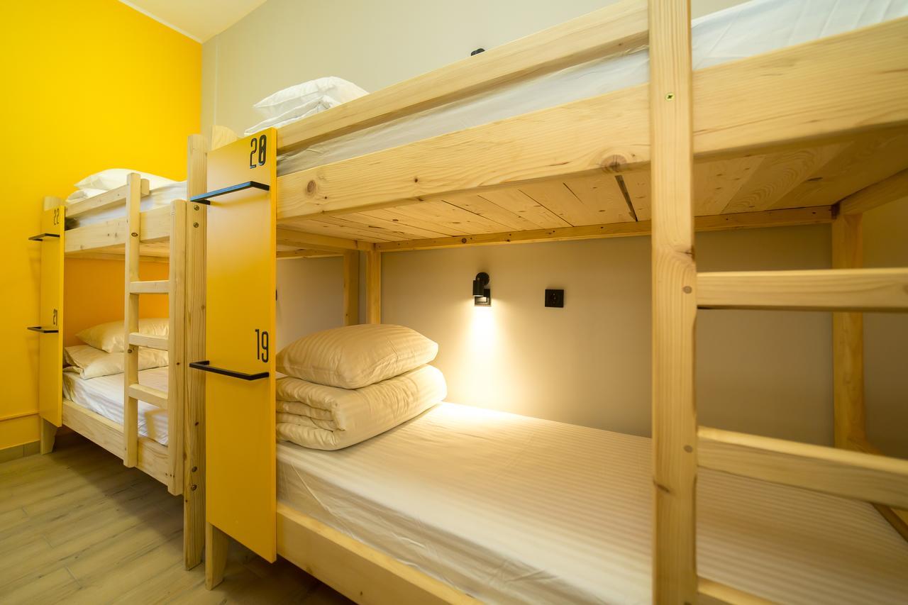 Hotel Bee Station Kyiv Eksteriør billede