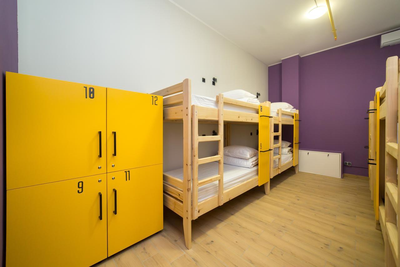 Hotel Bee Station Kyiv Eksteriør billede