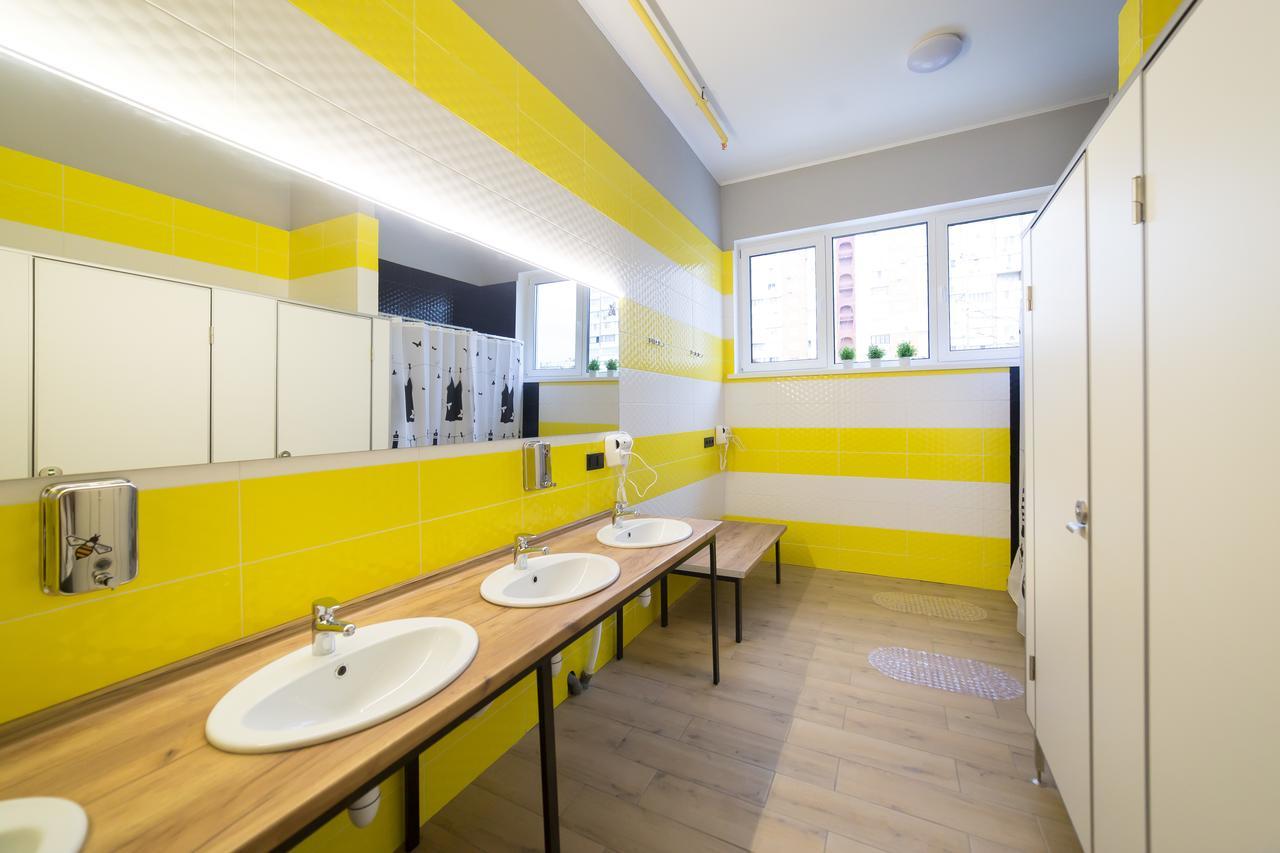 Hotel Bee Station Kyiv Eksteriør billede